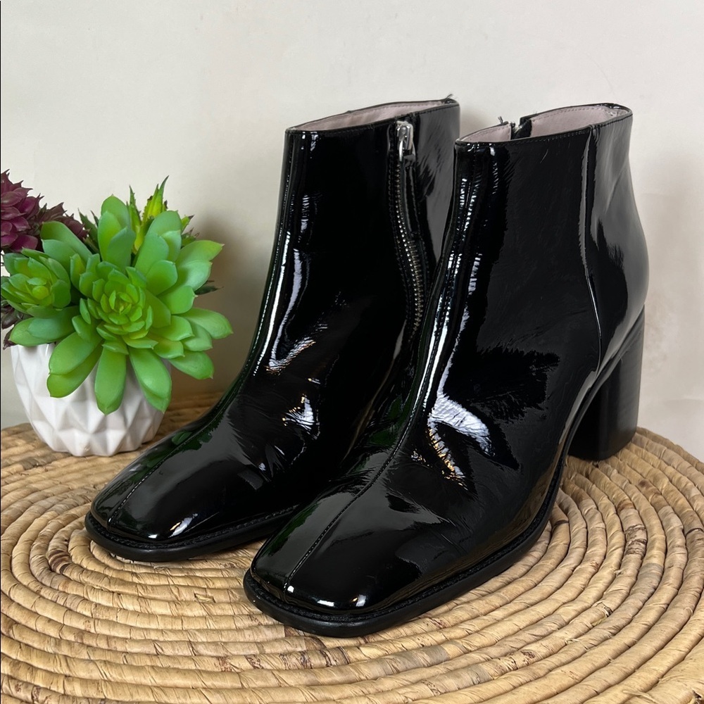 Intentionally Blank Black Patent Leather Ankle Boots 10 Square Mod Chunky Heel